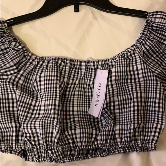 NWT Guess Paradise Crop top .Final Price 🌹 - Picture 3 of 5